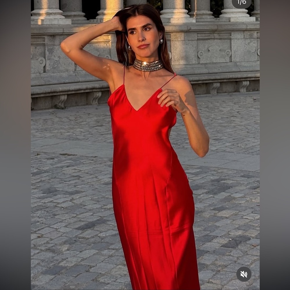 ๐(NWOT) ZARA Bloggers Fav Open Back Satin Maxi Dress in Red. Size SMALL - Picture 6 of 16